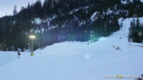 ski hill slut emergency|Solo ski HD hard porn online, watch and download Solo ski porn。